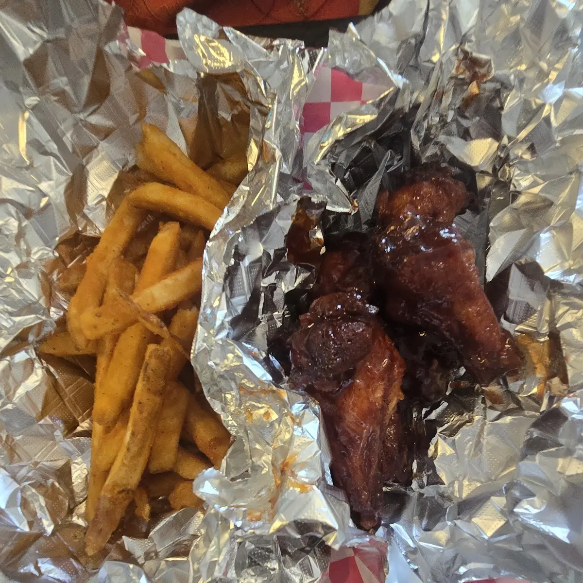 BBQ Wings and Fries