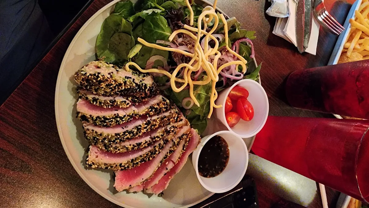 Seared Tuna Salad