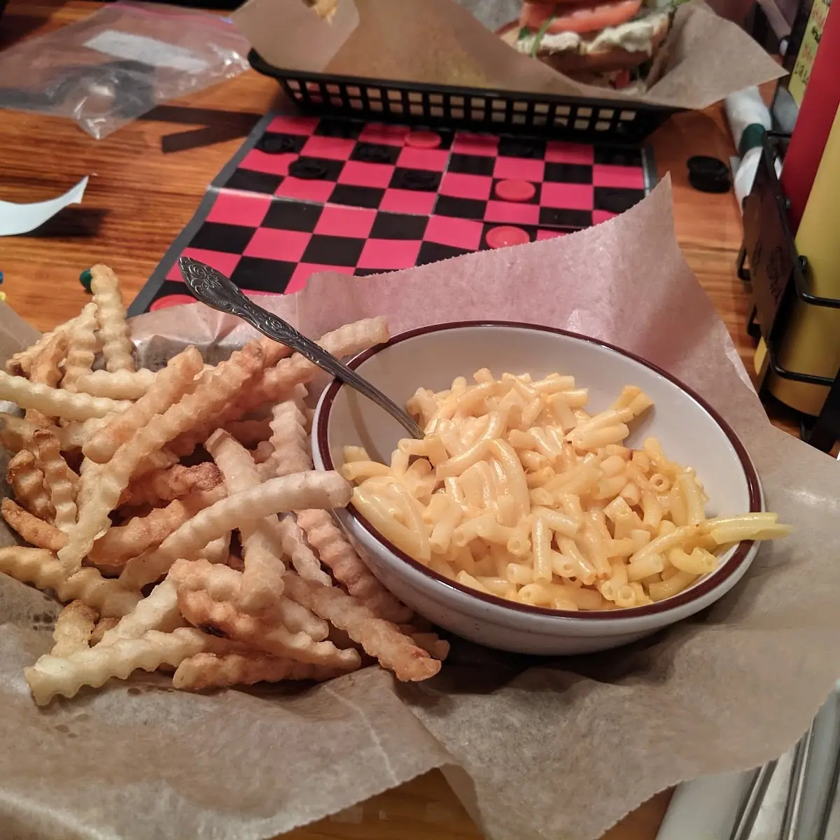 Kids Mac and Cheese with Fries