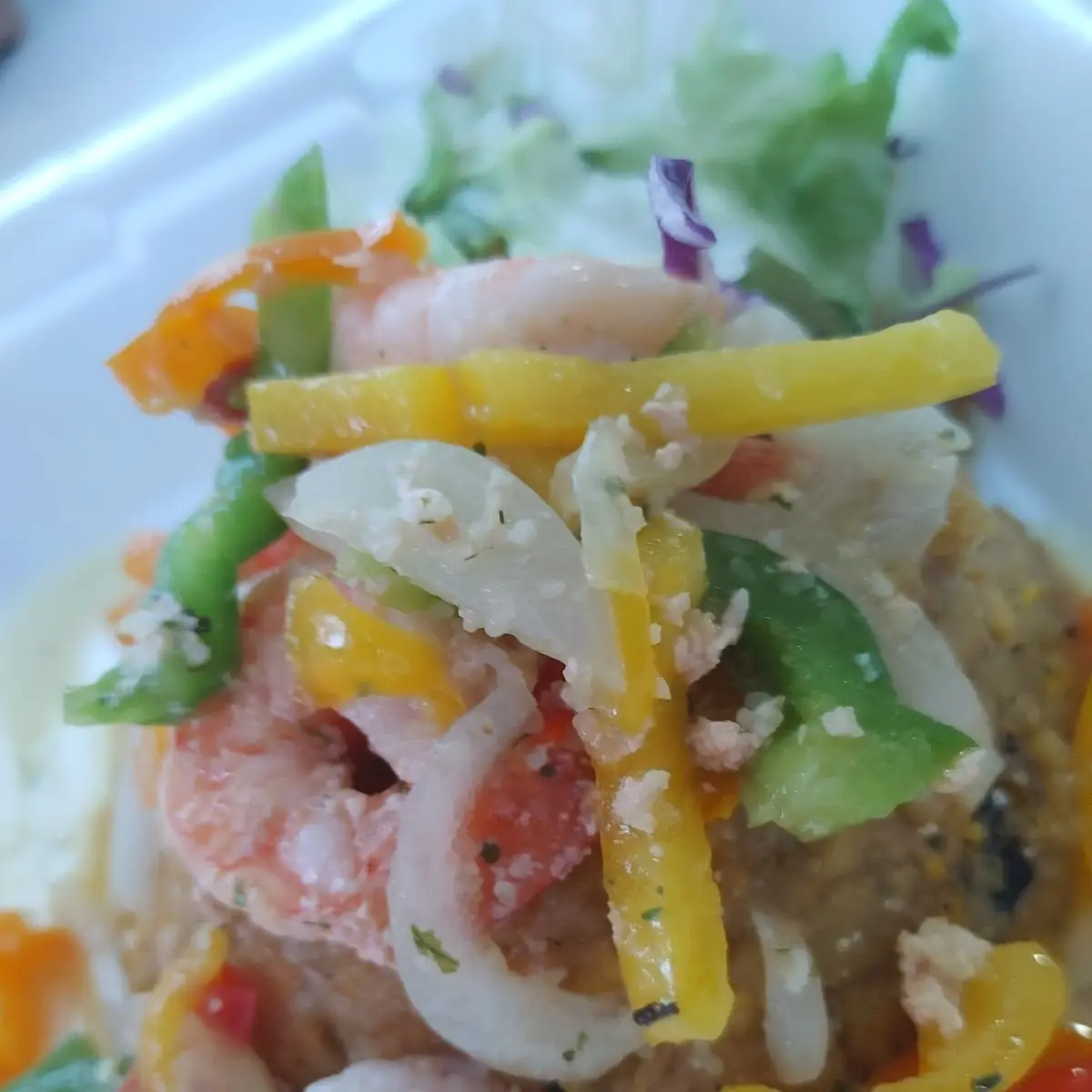 Mofongo Relleno de Camarones En Salsa Ajillo