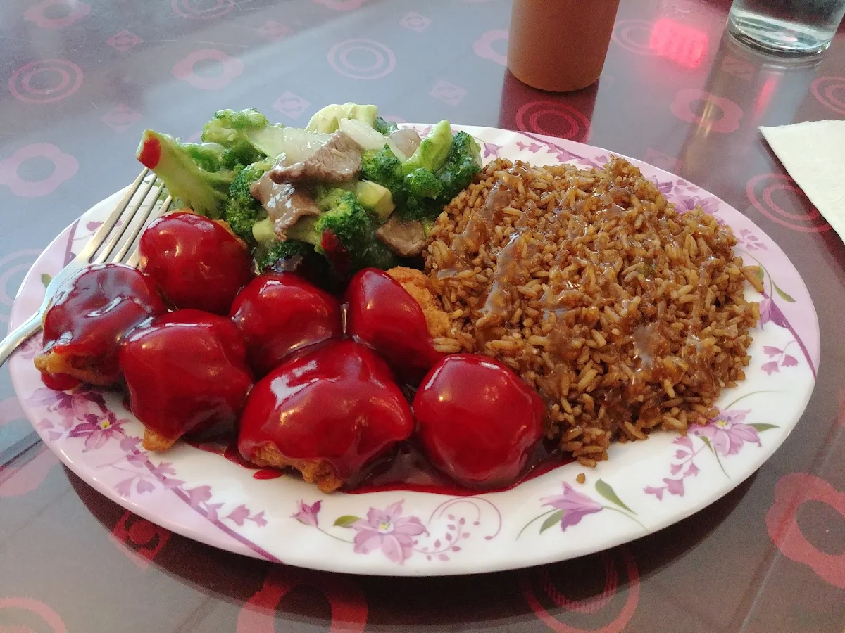 Beef and Broccoli, New Moon Restaurant