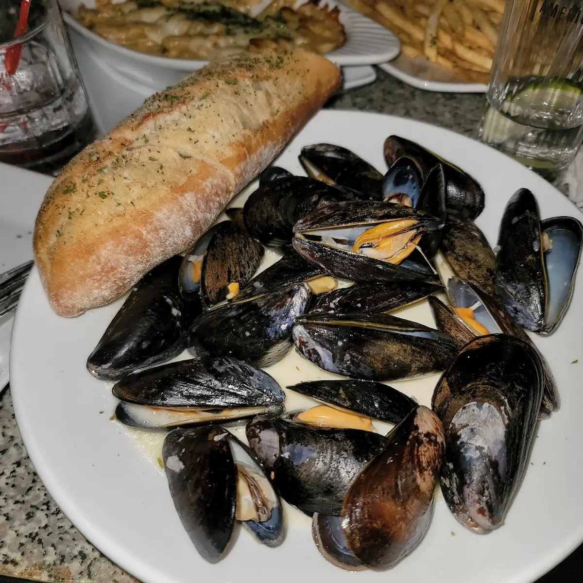 Muscles in White Wine Lemon Butter