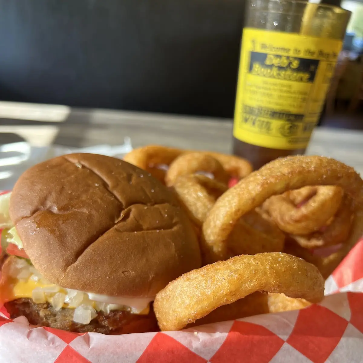 Cheeseburger and Onion Rings