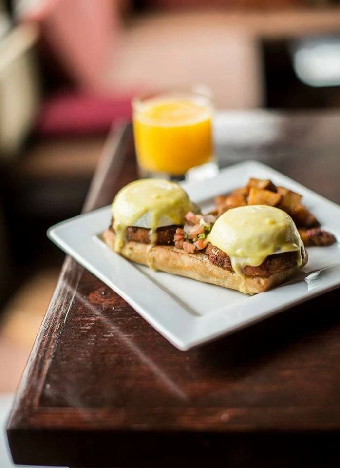 Crab Cake Egg Benedict