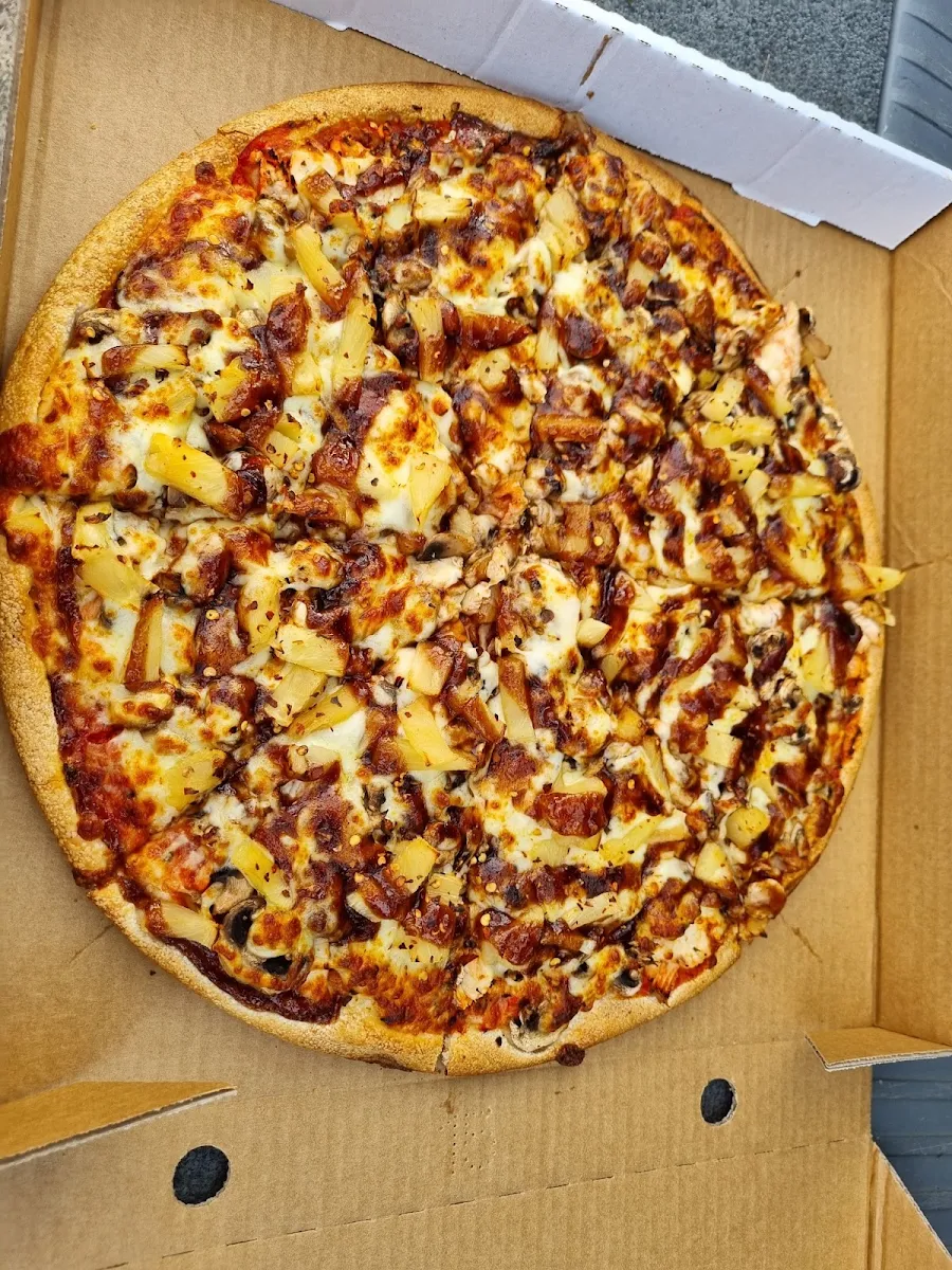 BBQ Meatlovers, Magic Brothers Pizzeria Parkdale