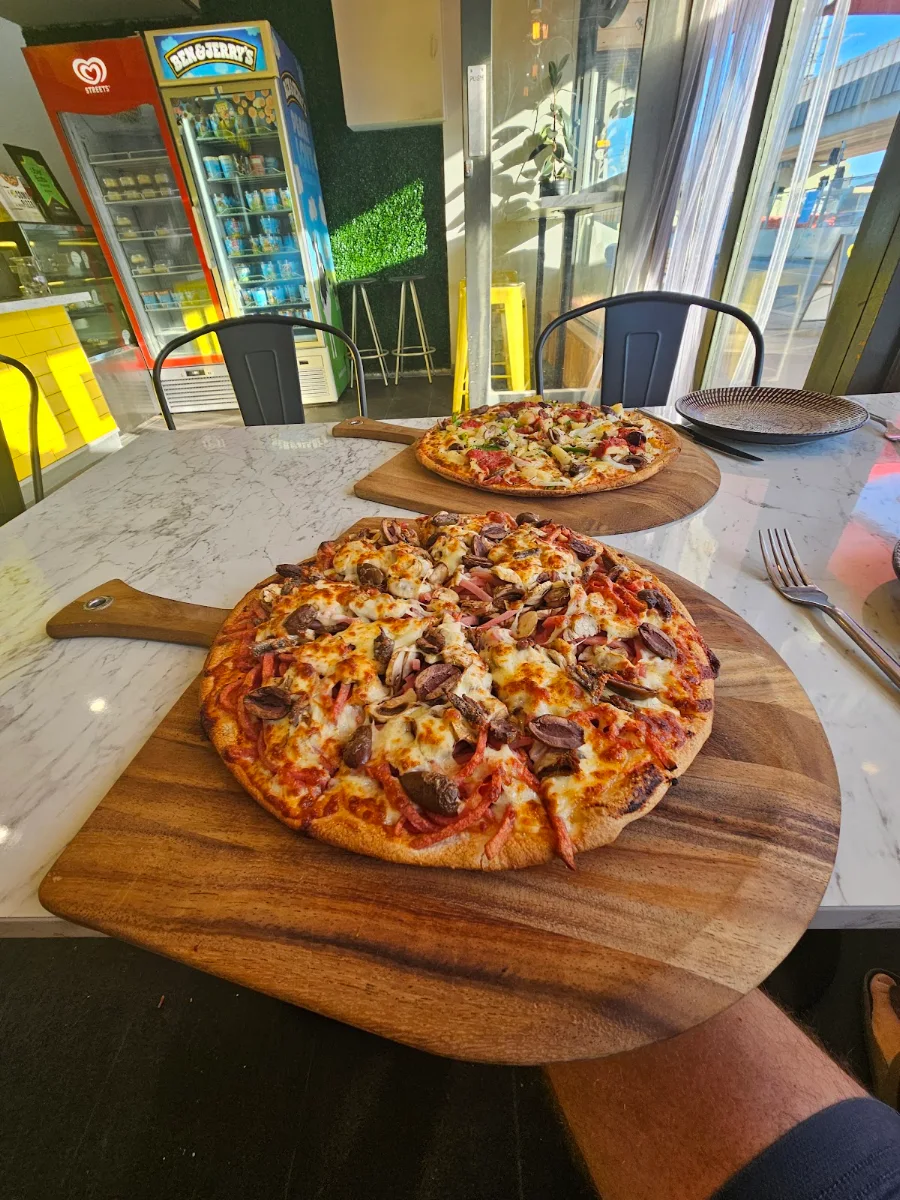 Highlights, Magic Brothers Pizzeria Parkdale