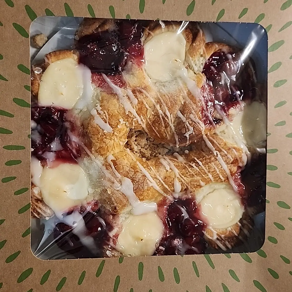 Pastry Ring - Cream Cheese & Cherry
