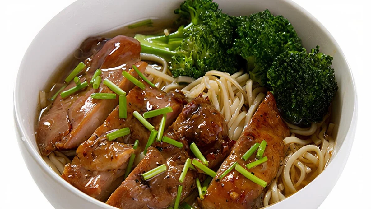 Highlights, Famous Wok