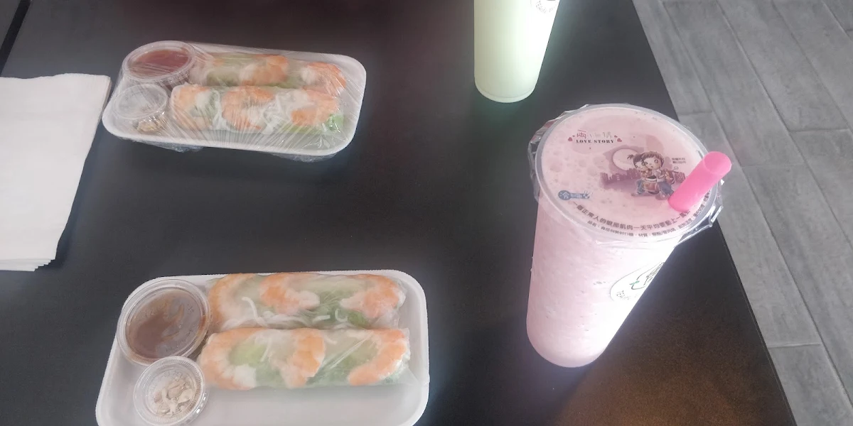 Spring Roll and Smoothies