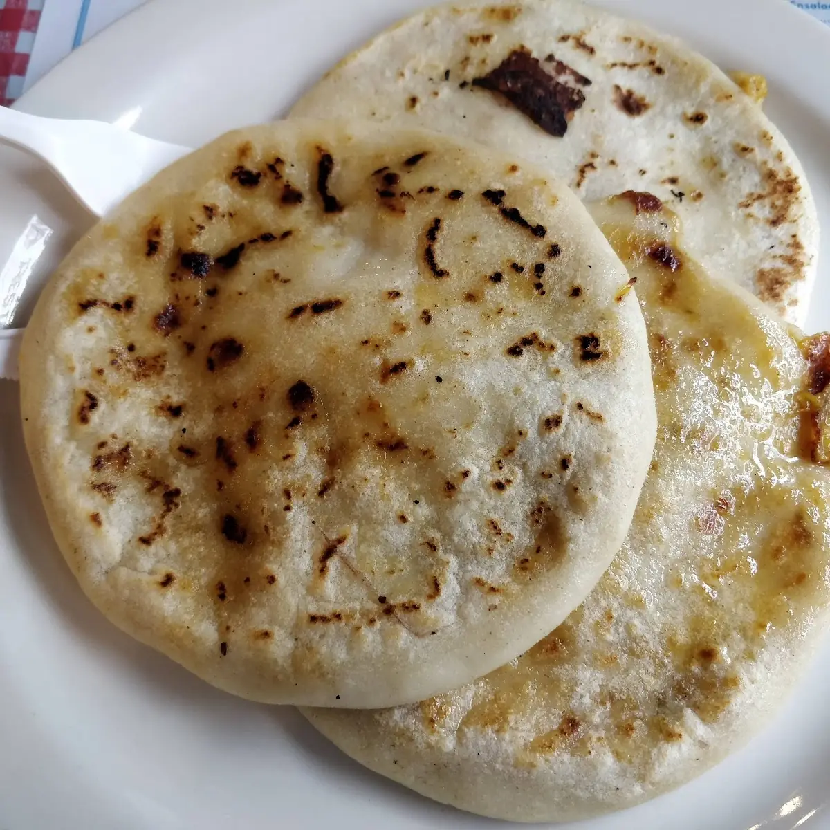 Pupusas Revuelta
