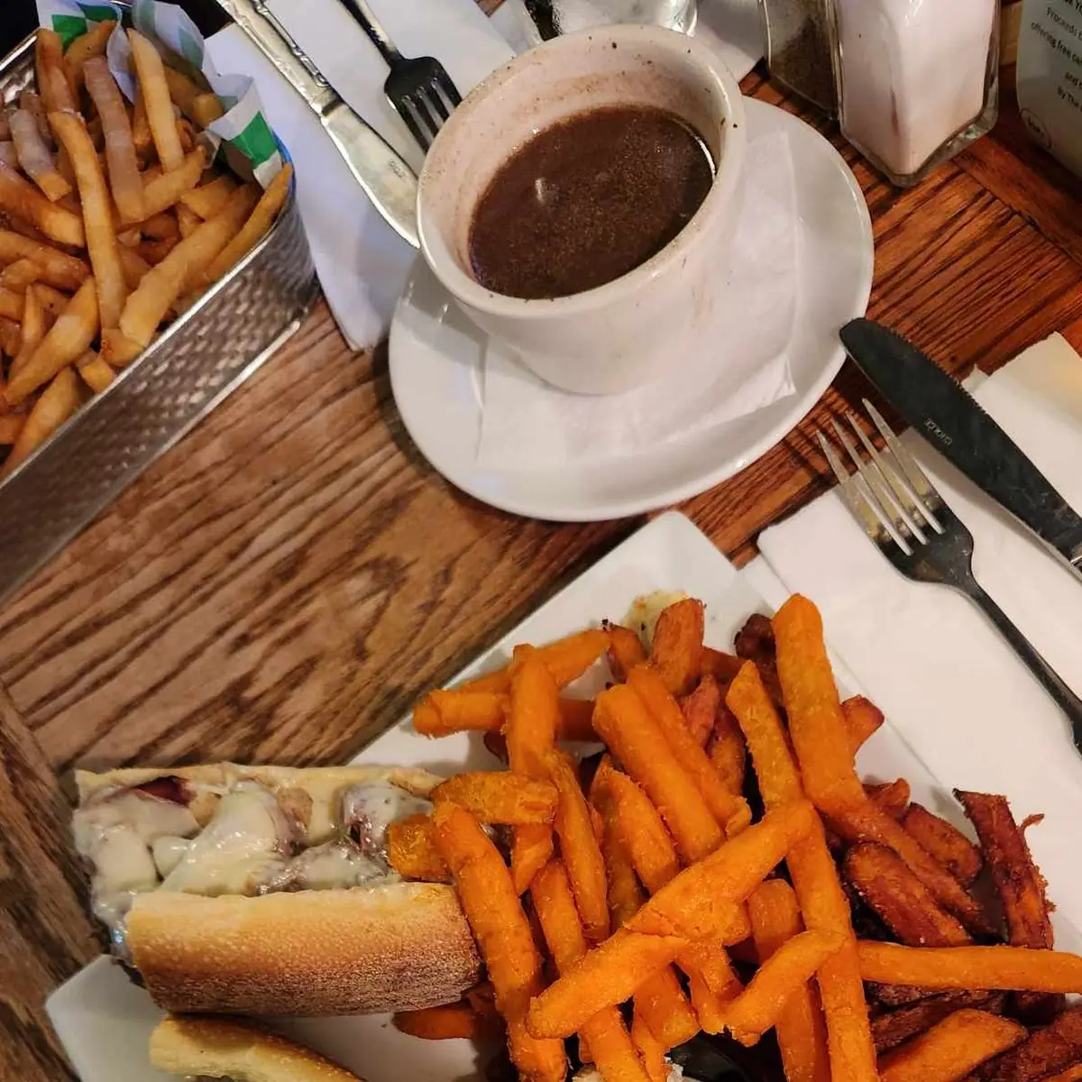 Hot Roast Beef Sandwich w Au Jus