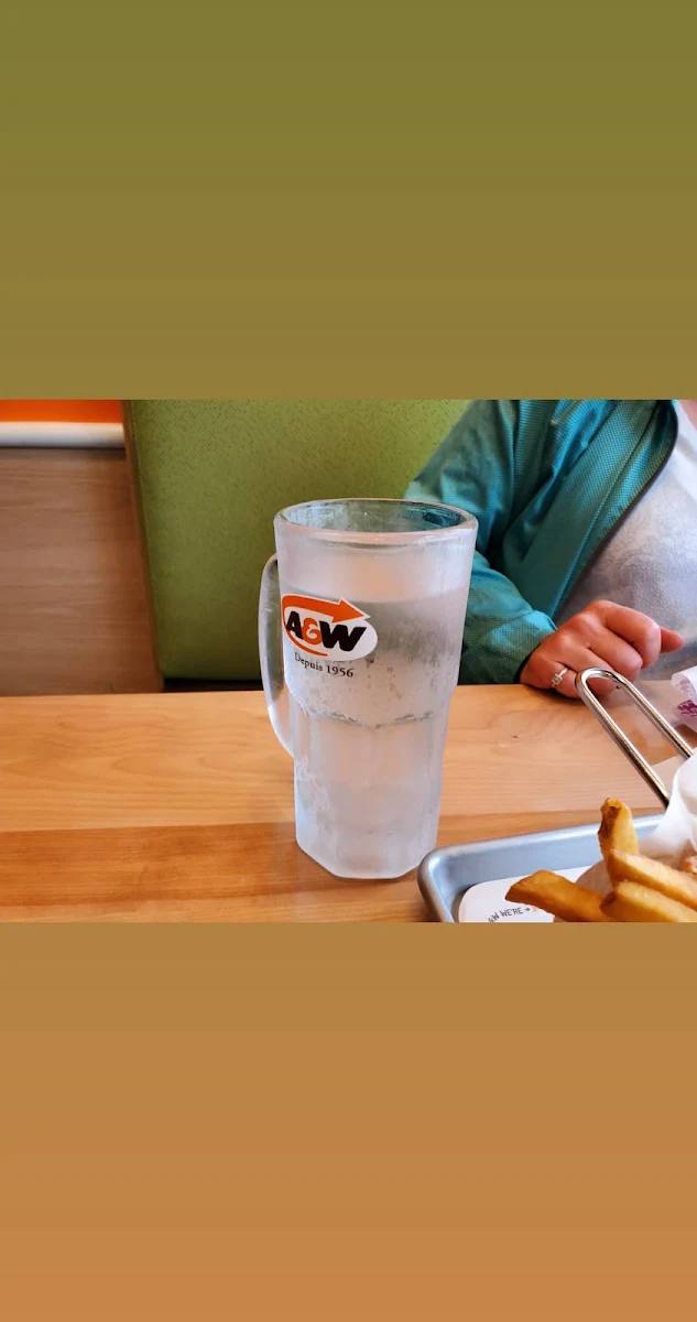 Frosted Mug with H2O