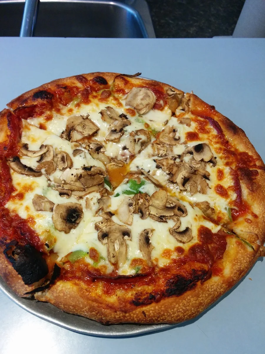 Mushroom Pizza, Pizzeria Miss Jean-Talon Souvlaki