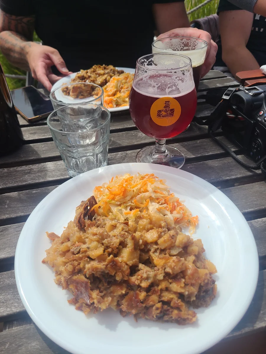 La Tourtière Du Lac Saint Jean, Microbrasserie du Lac Saint-Jean / Boutique & Bistrot