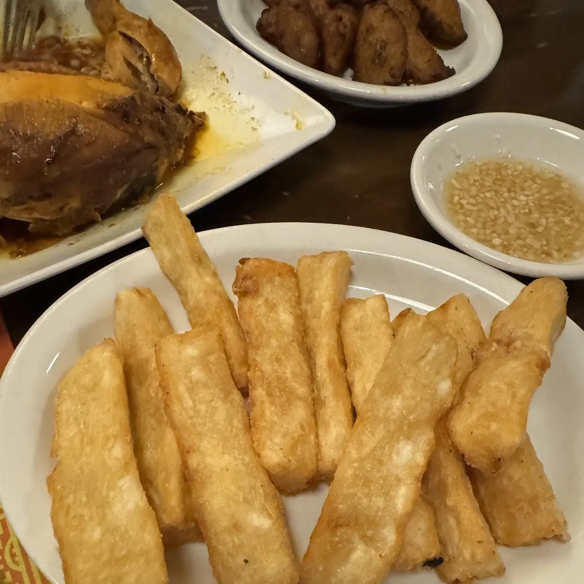 Fried Yuca w Garlic Sauce