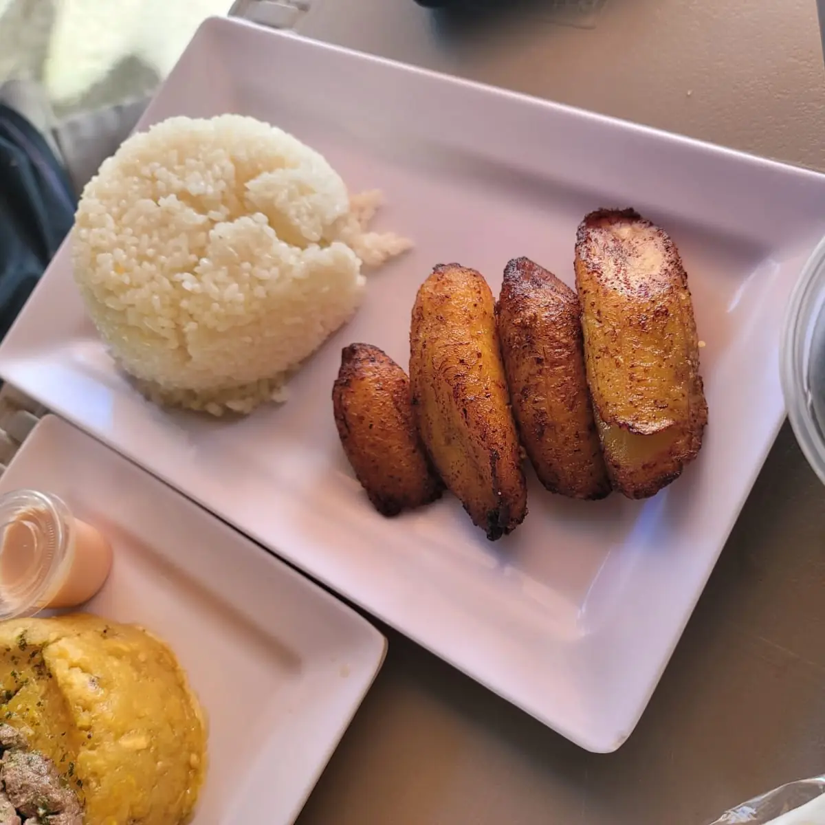 Amarillos Y Arroz Blanco