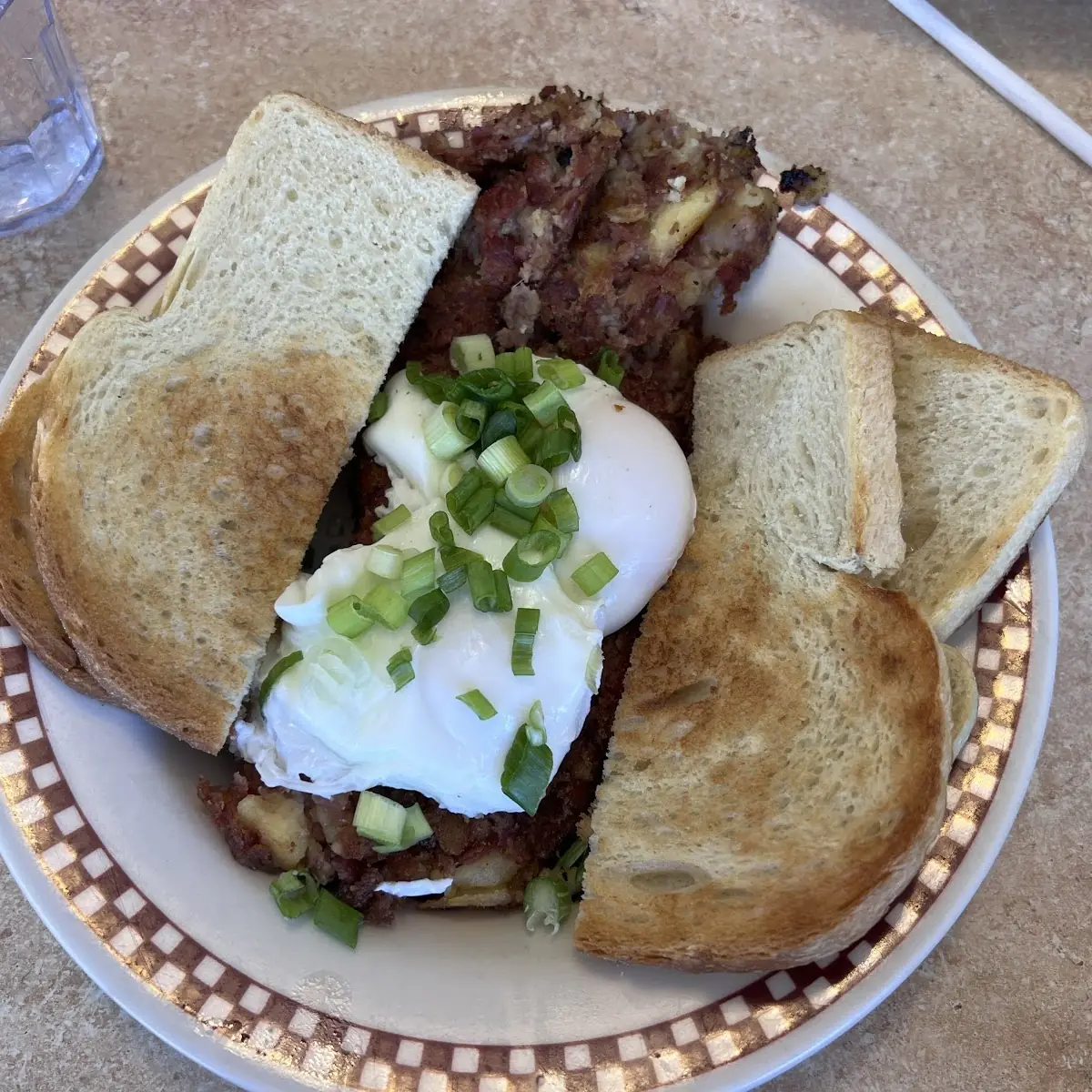 Corned Beef Hash & Poached Egg