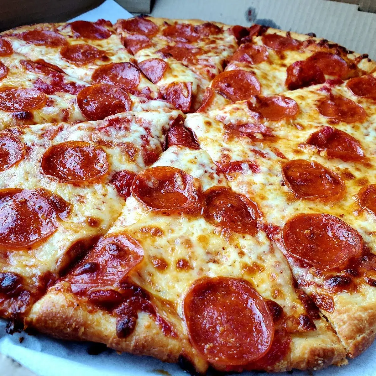 Large Pepperoni & Cheese Pizza