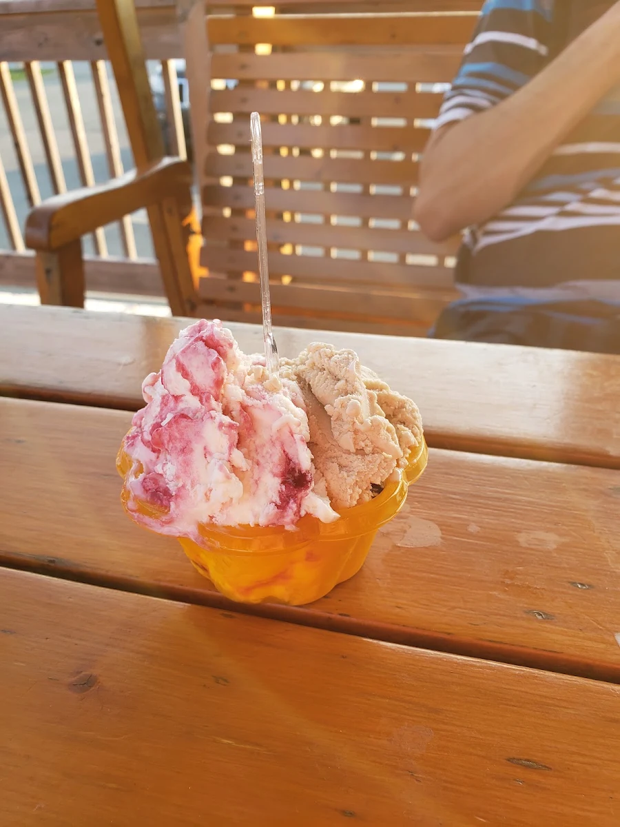 Gelato Cappucino Et Cerises Et Fromage, O' Sommet Glacé