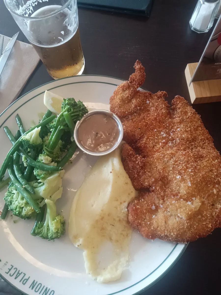 Chicken Snitzs and Veggies, Union Place Hotel