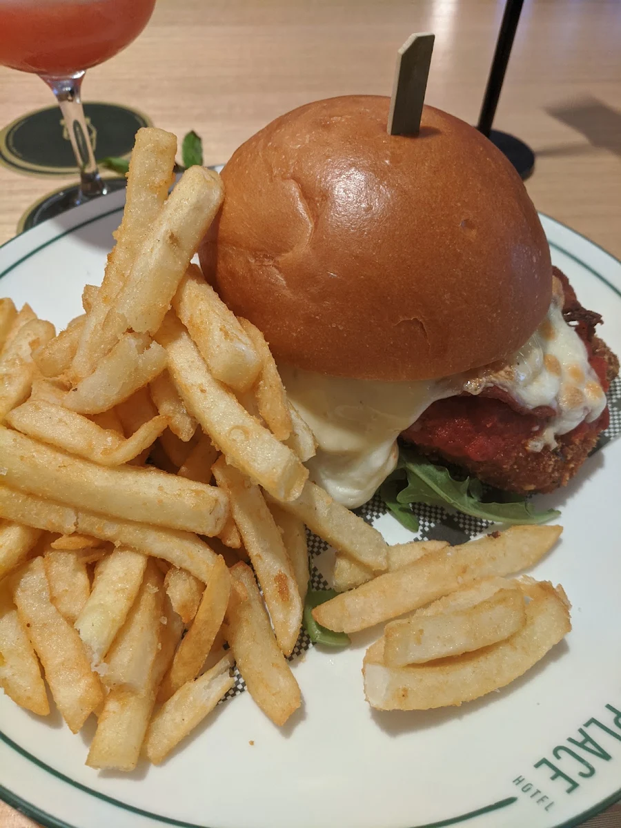 Parmy Burger, Union Place Hotel