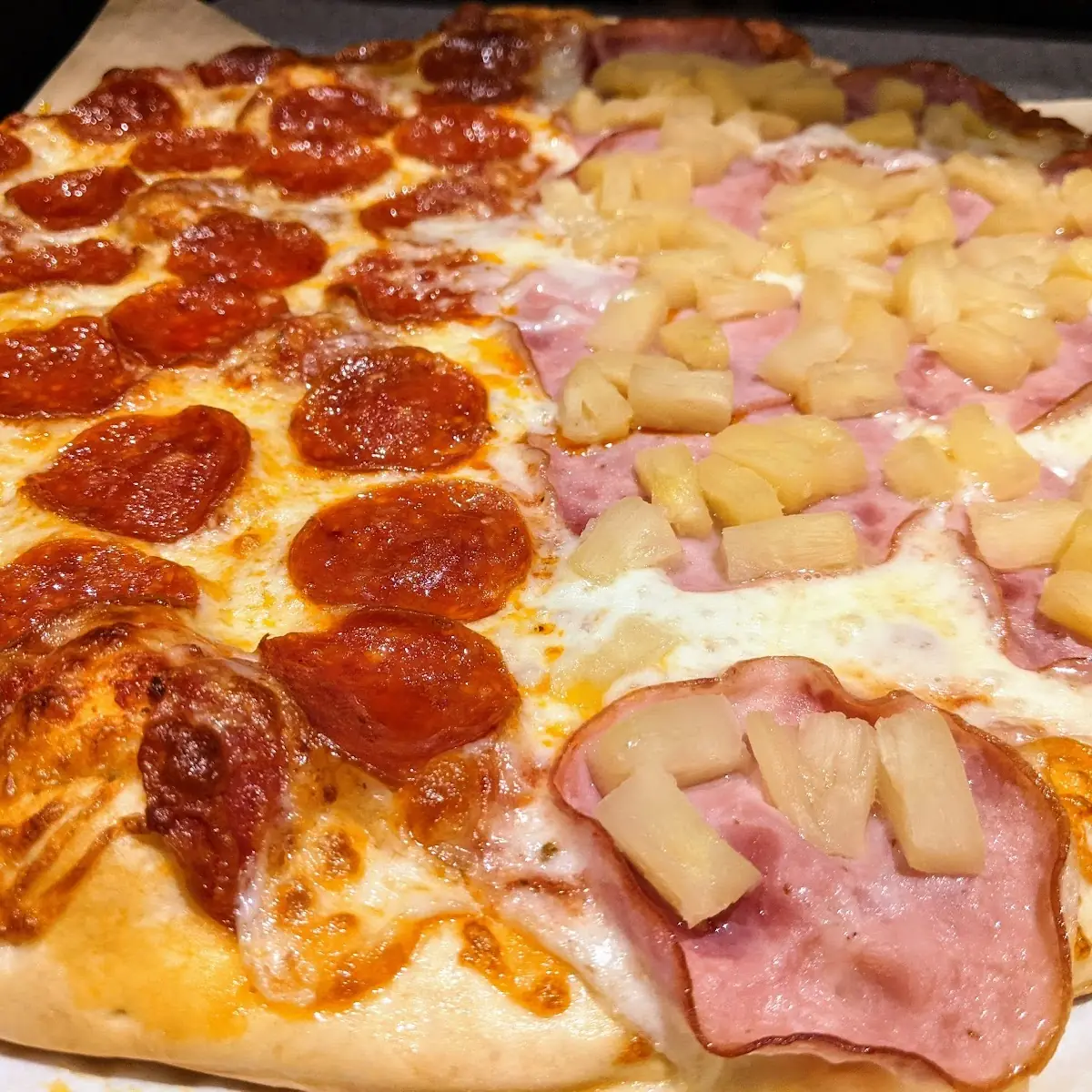 1 2 Pepperoni & 1 2 Hawaiian Pizza
