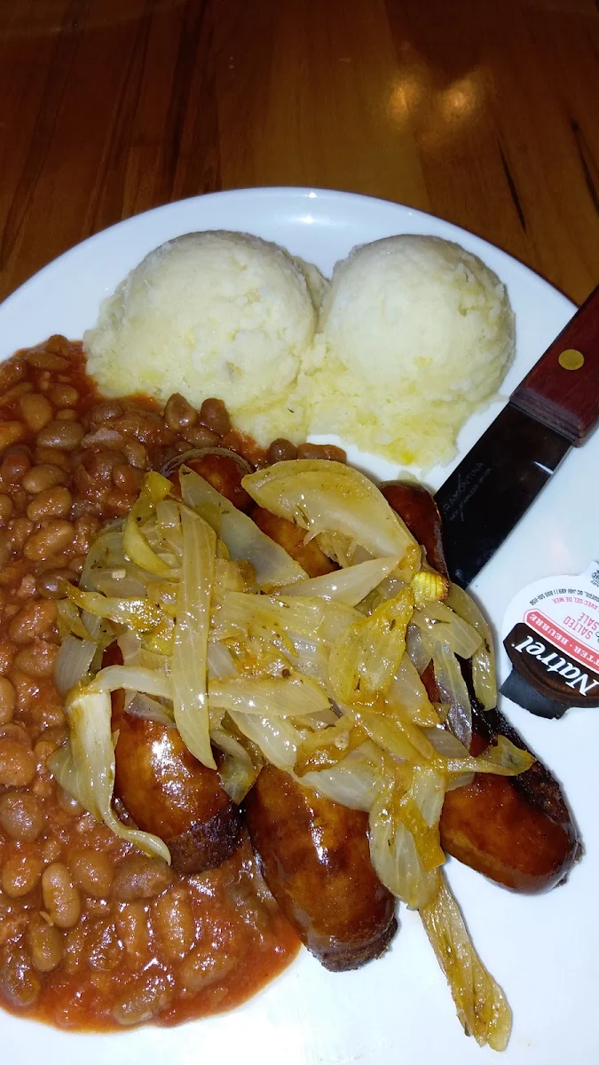 Bangers & Mashed Potatoes, The Royal Windsor Pub & Eatery