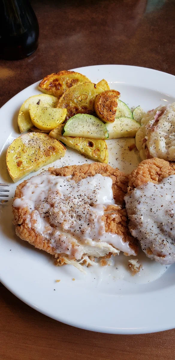 Charleston Fried Chicken Dinner, Denny's Restaurant Okotoks