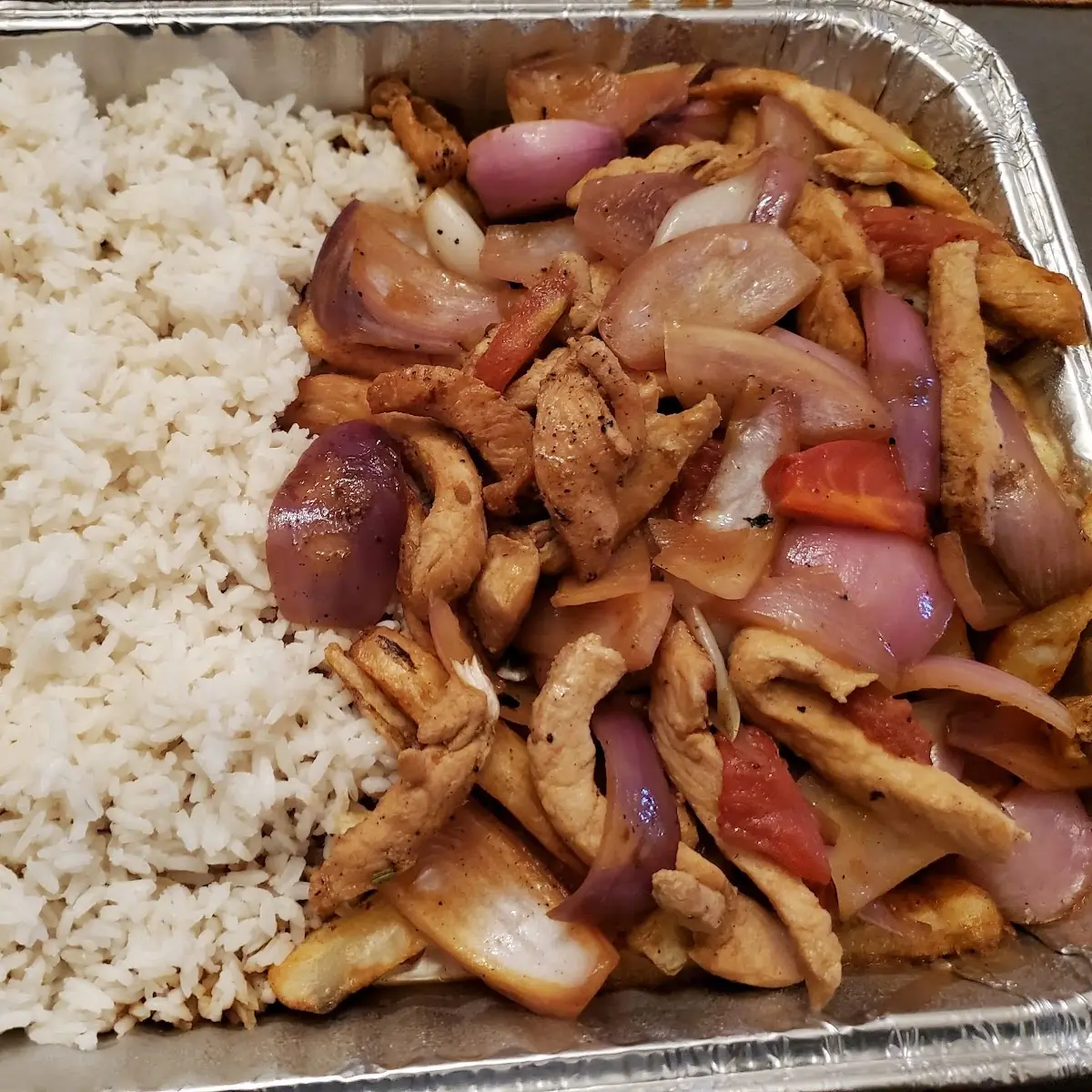 Pollo Saltado
