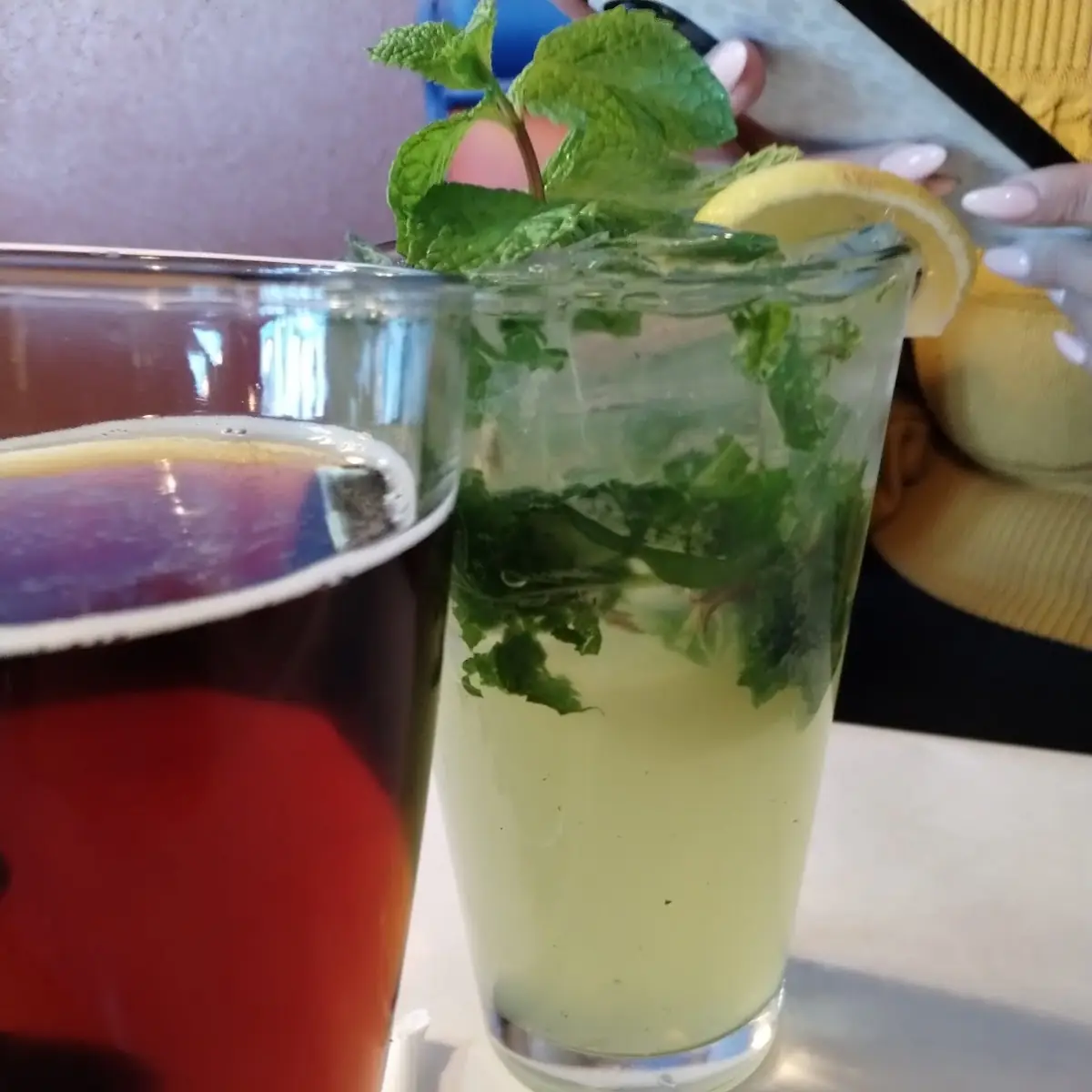 Mojito Y Negra Modelo