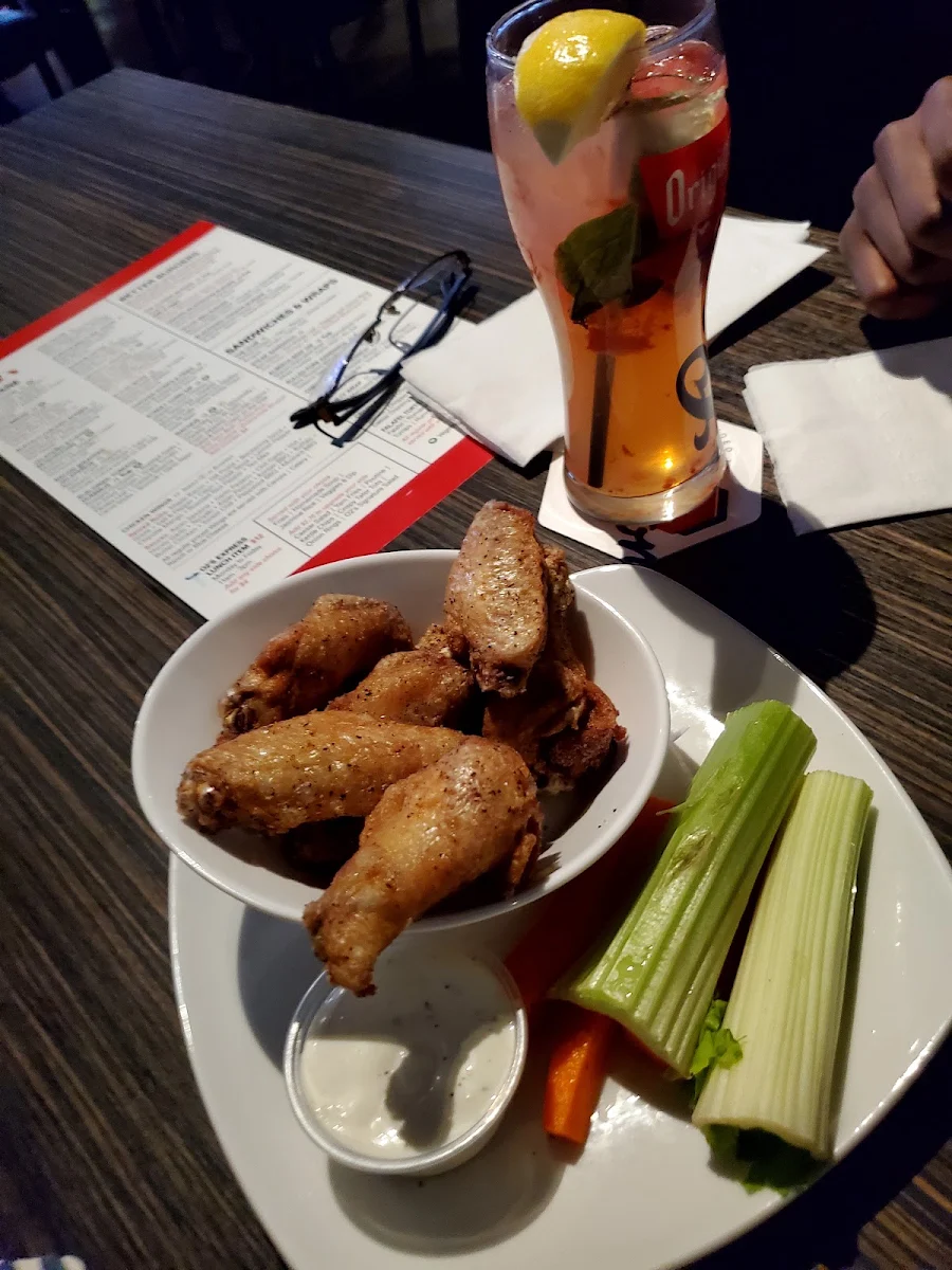 Chicken Wings, O2's Mill Woods