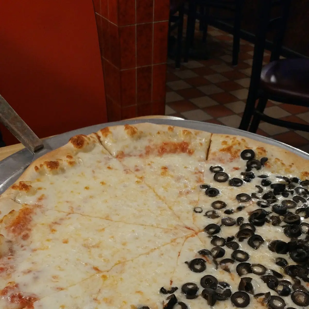 Nino's Special Pizza