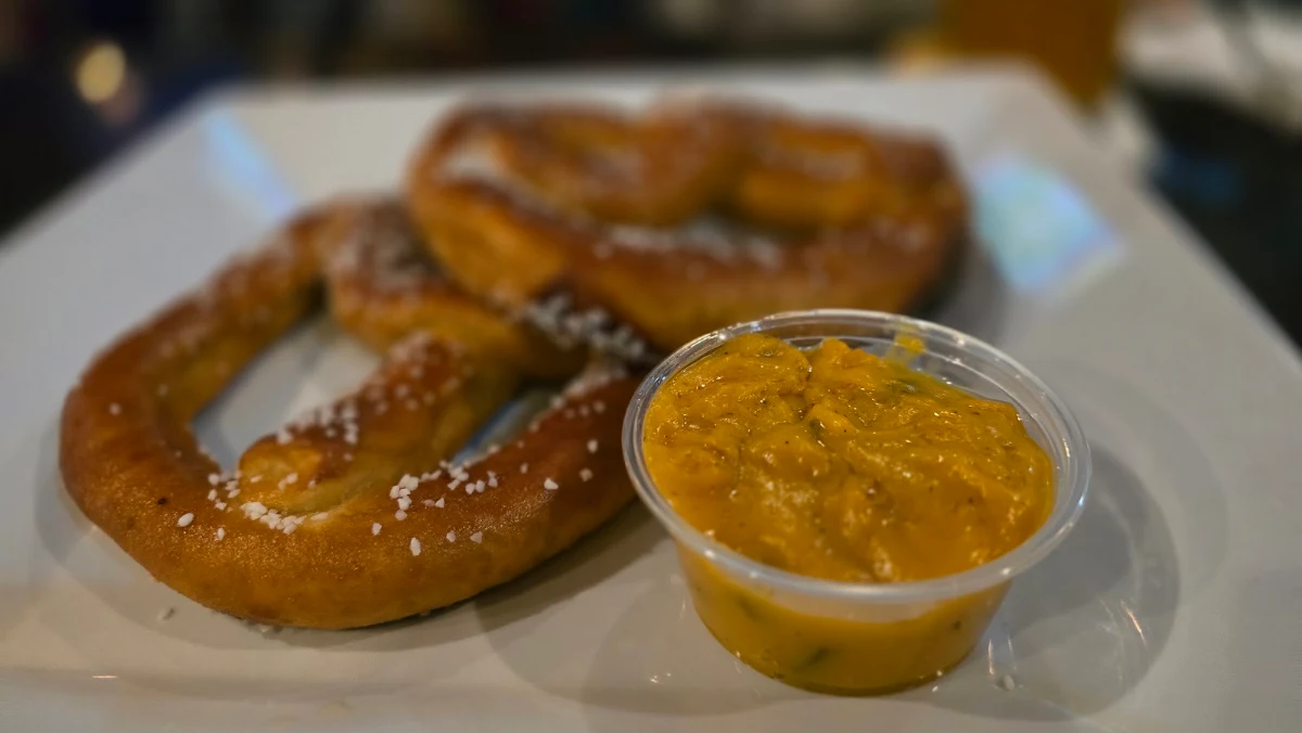 Pretzels with Cheese Dip