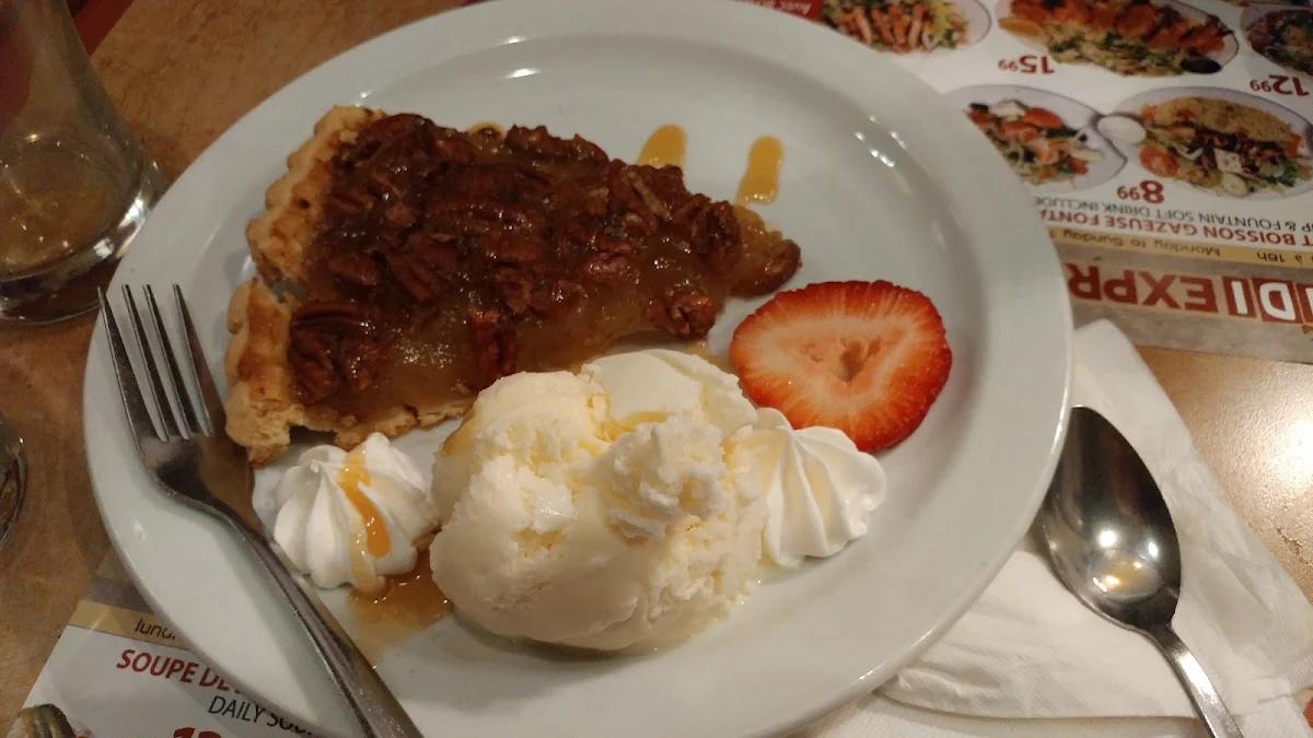 Pecan Pie Ala Mode, Restaurant Dorval