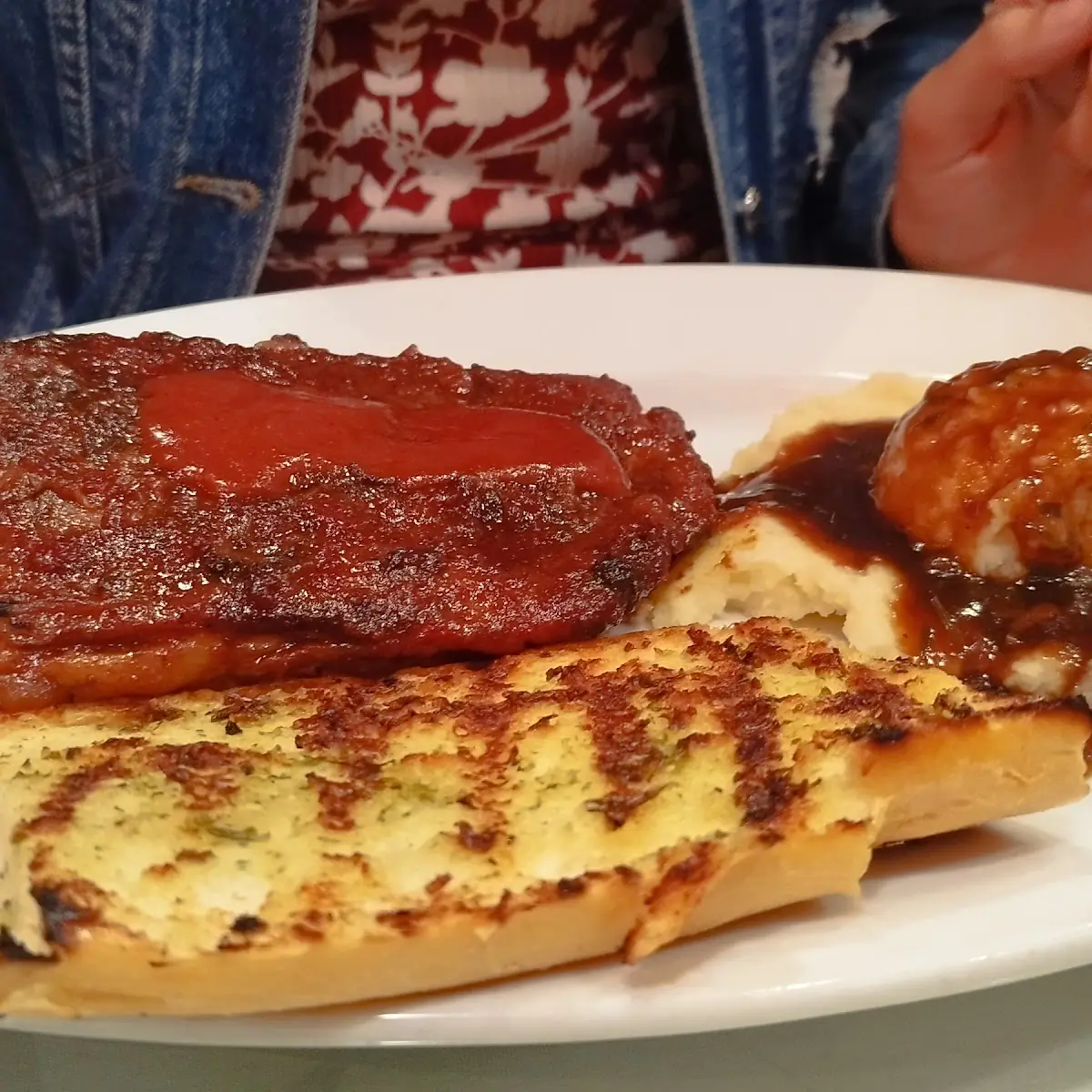 MO’S Thick Sliced French Toast