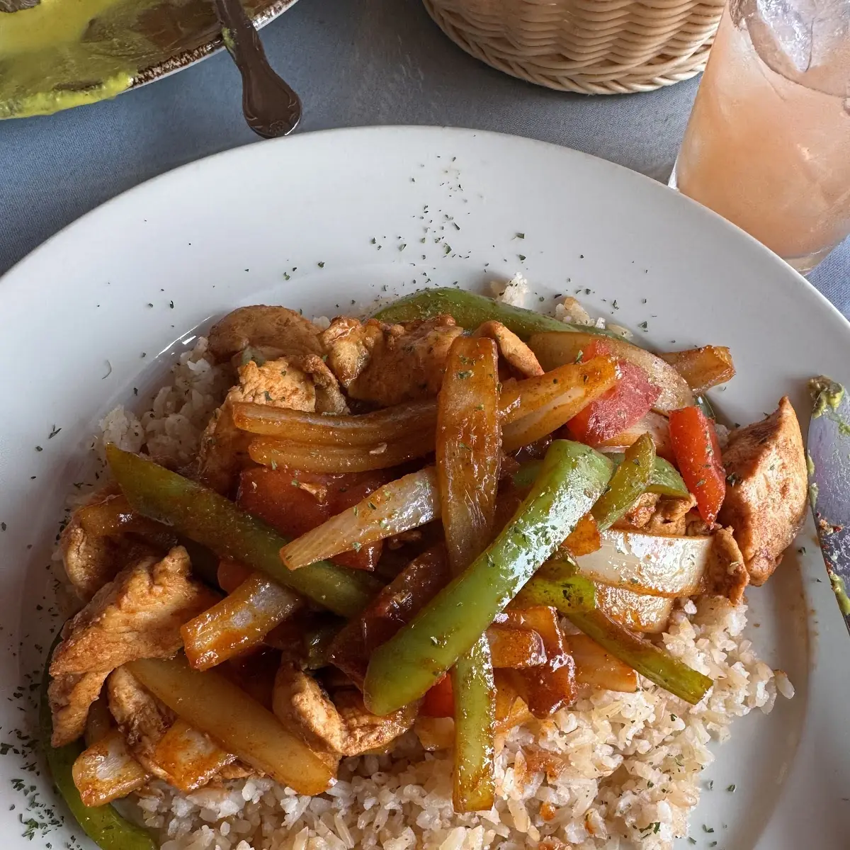 Pollo Saltado