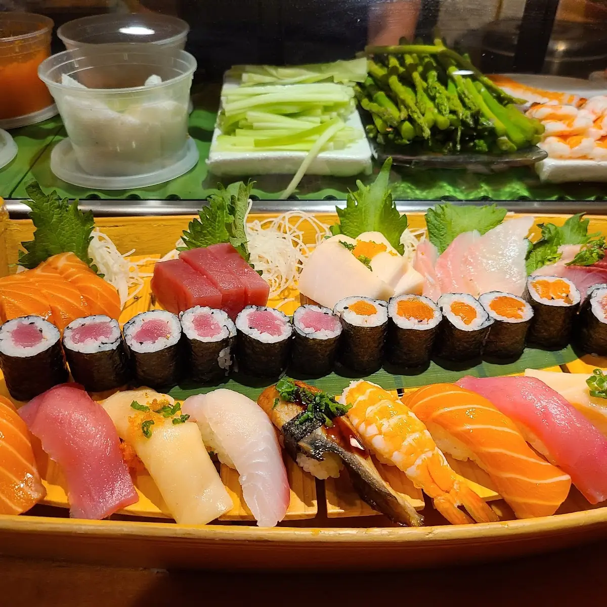 Ushi and Sashimi Deluxe
