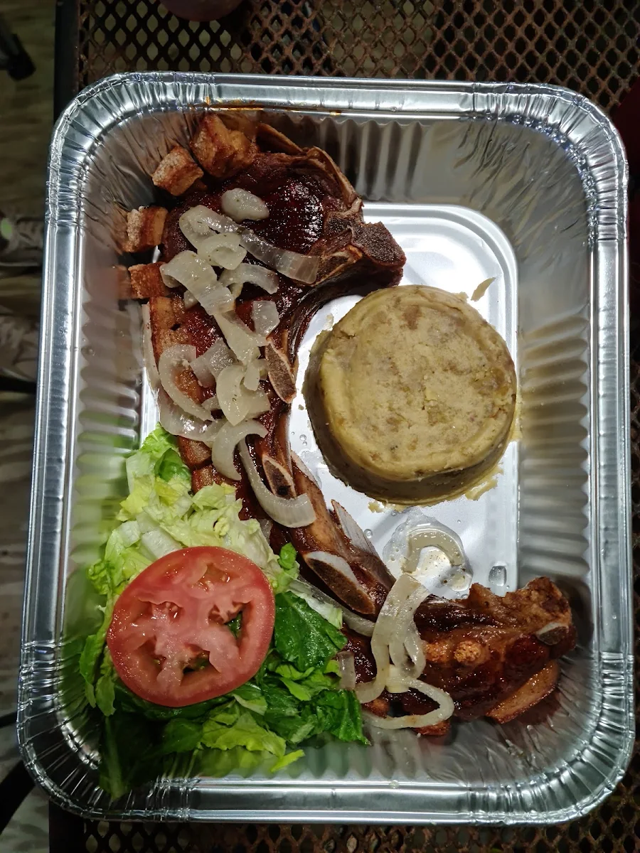 Chuleta Kan Kan Con Mofongo