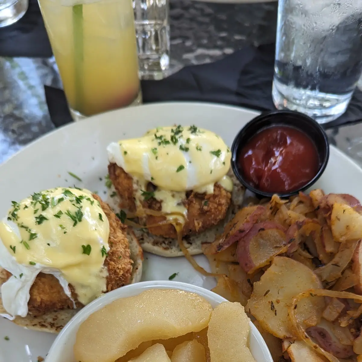 Crab Cakes Benedict
