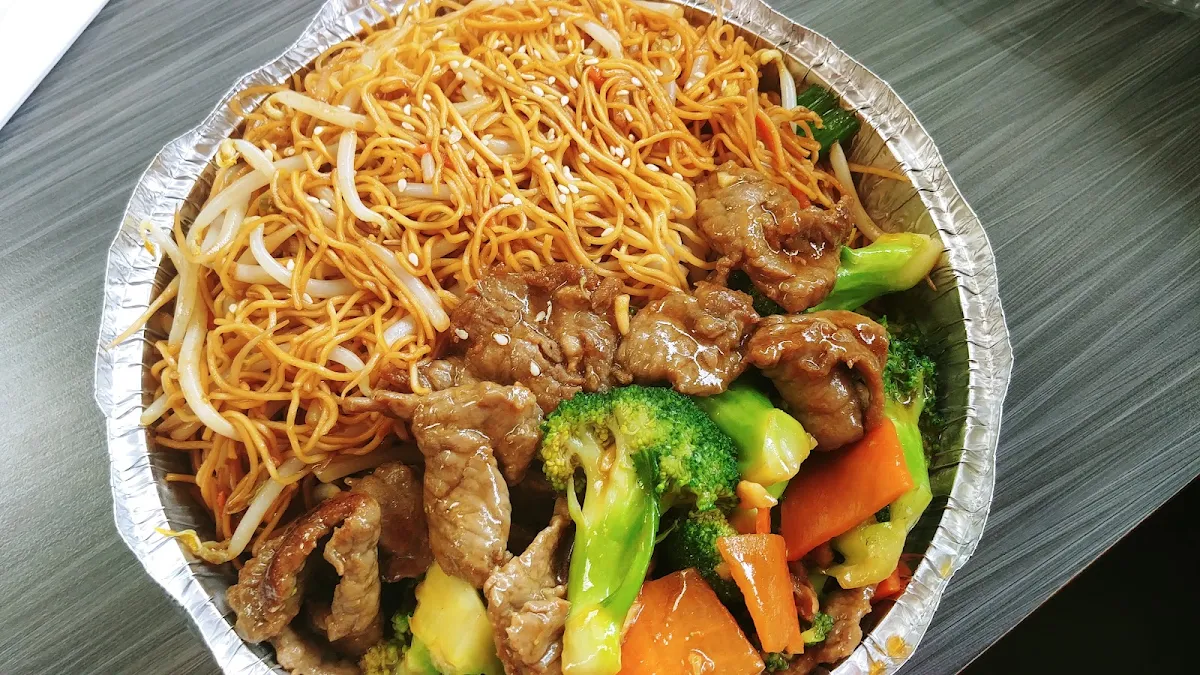 Beef with Broccoli and Vegetable Chow Mein