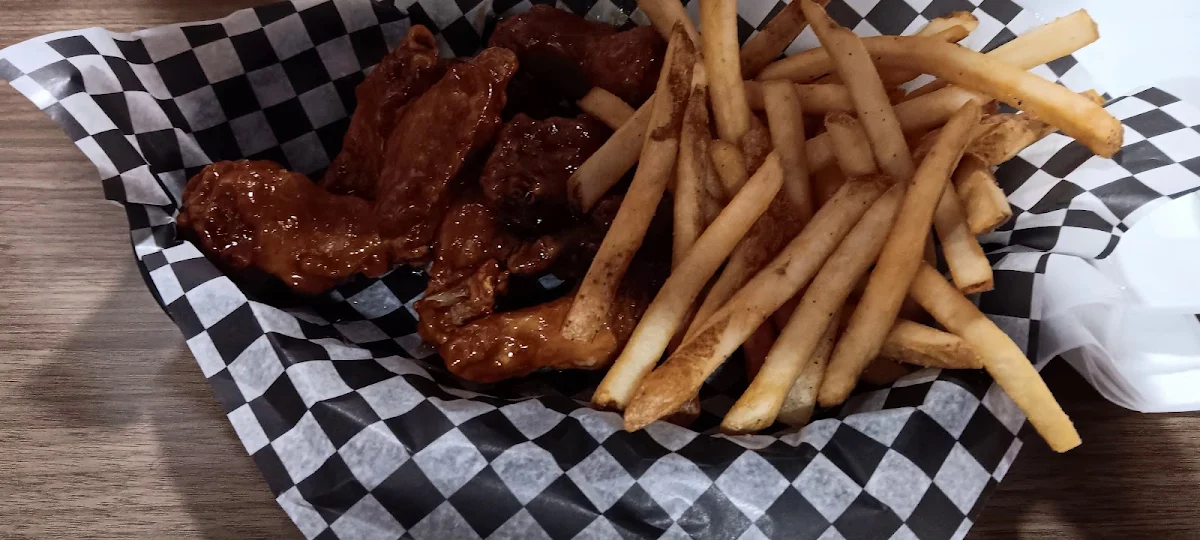 Teriyaki Chickenwings and Fries