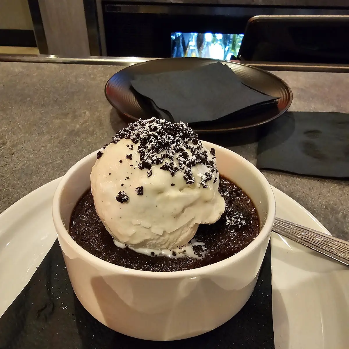 Oreo Cookie Cake with Vanilla Ice Cream