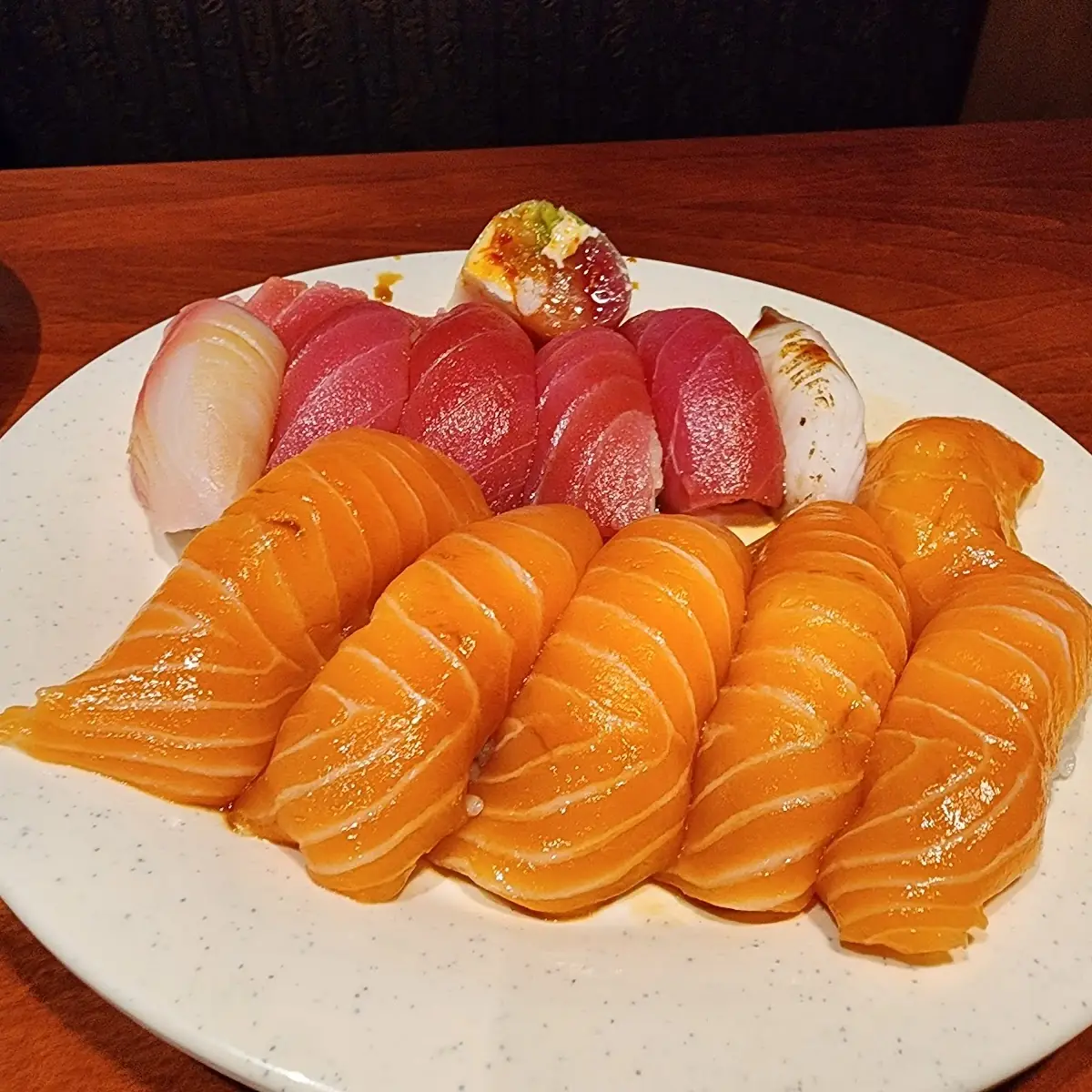 Assorted Salmon Nigiri Sushi