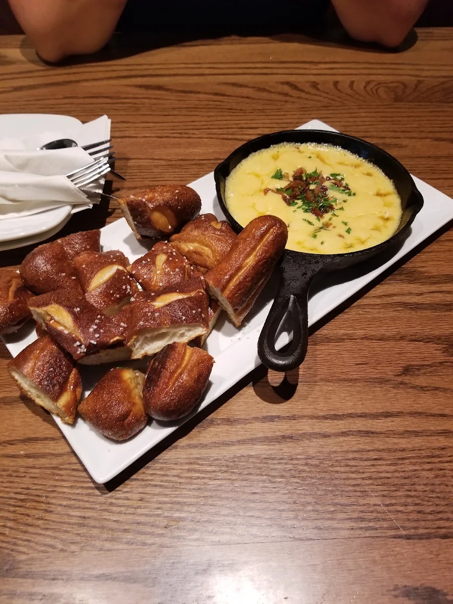 Pretzel Bites with Beer Bacon Cheese Dip