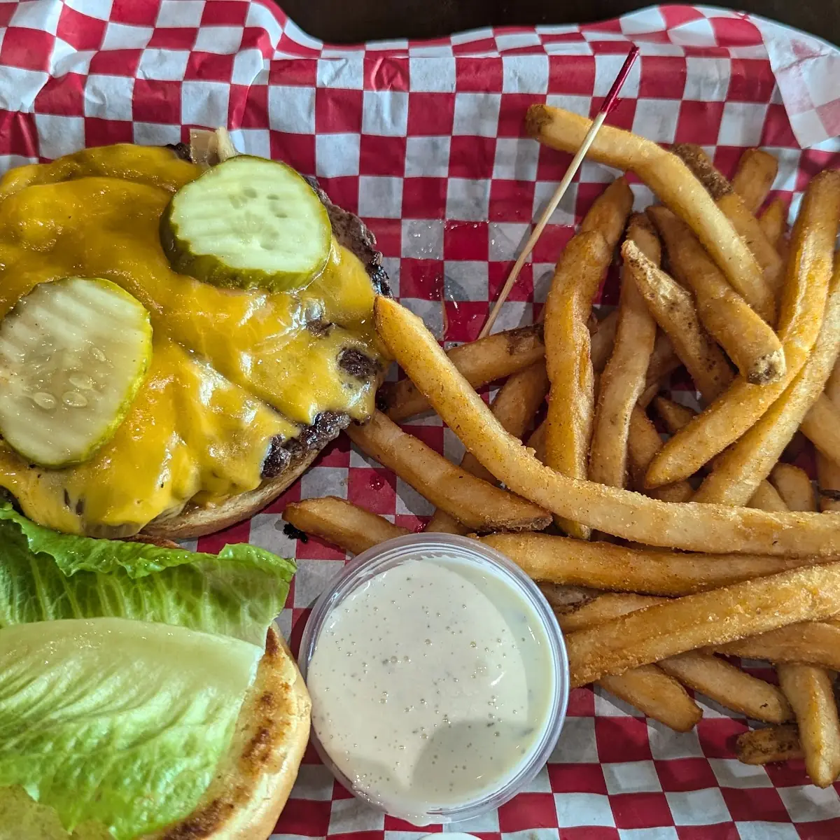D&D Signature Pub Burger