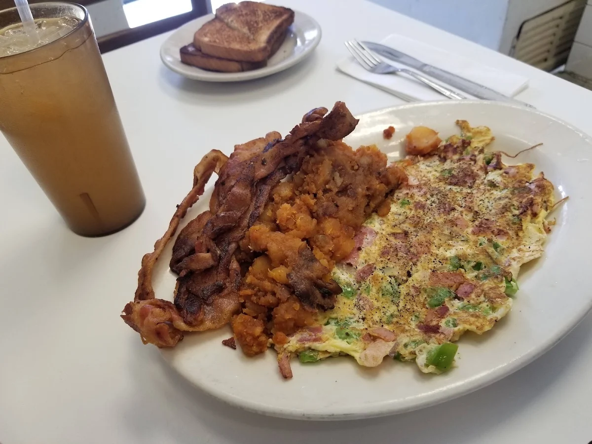 Western Omelette Homefries