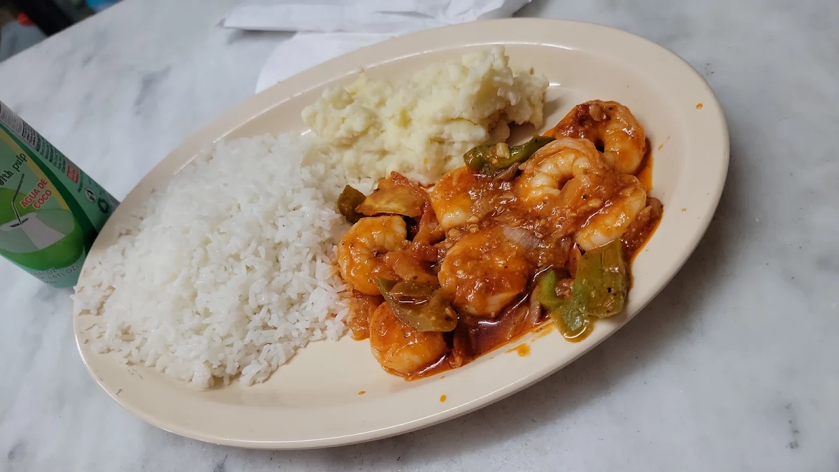 Camarones Enchilados