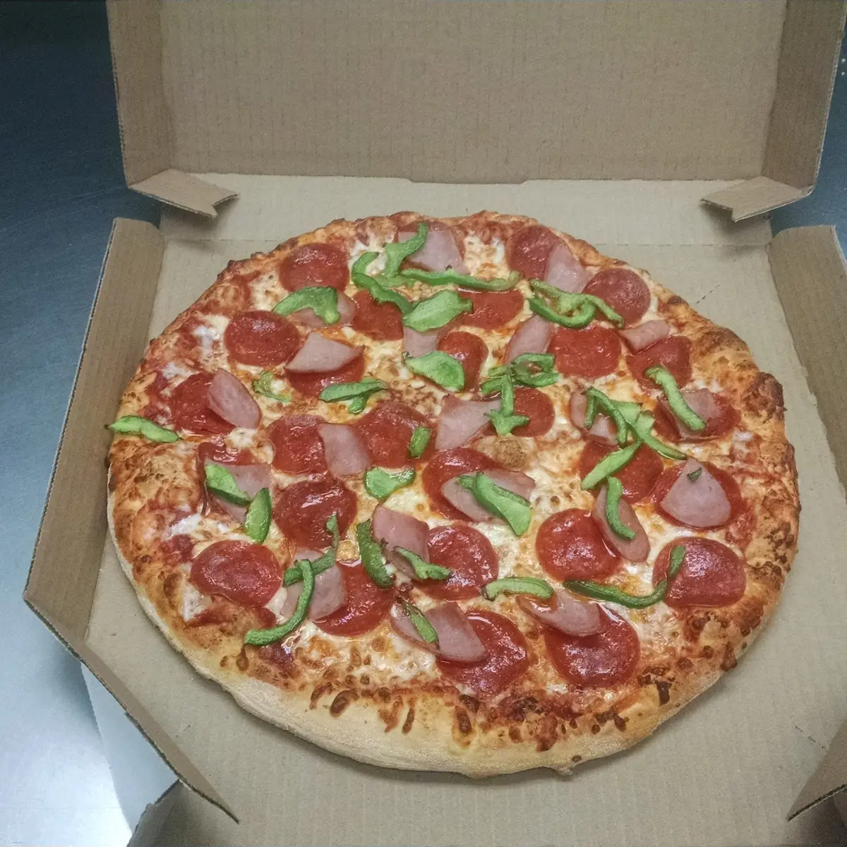 Pepperoni Ham and Green Peppers Large Pizza