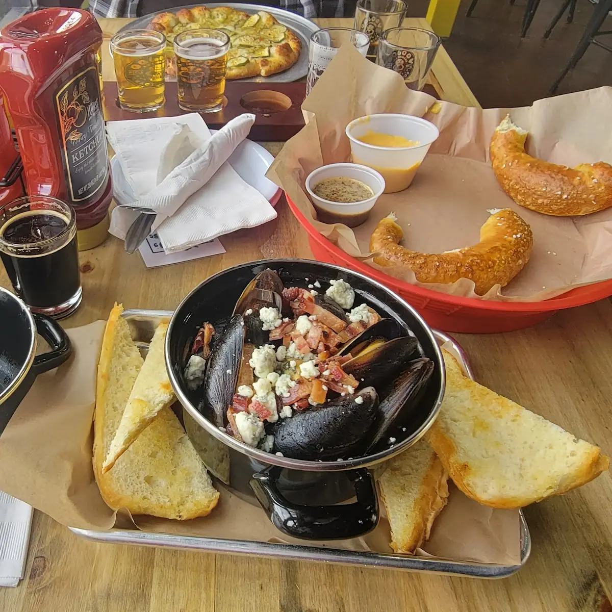 Blue Cheese and Bacon Mussels