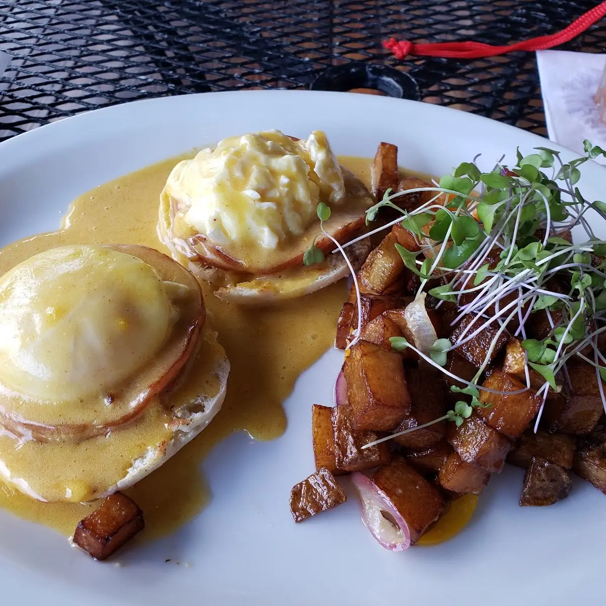 Eggs Benedict